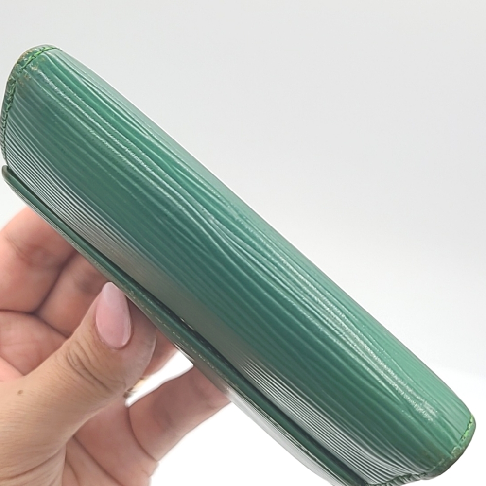 Louis Vuitton Epi Green Leather Compact Wallet - Picture 16 of 16